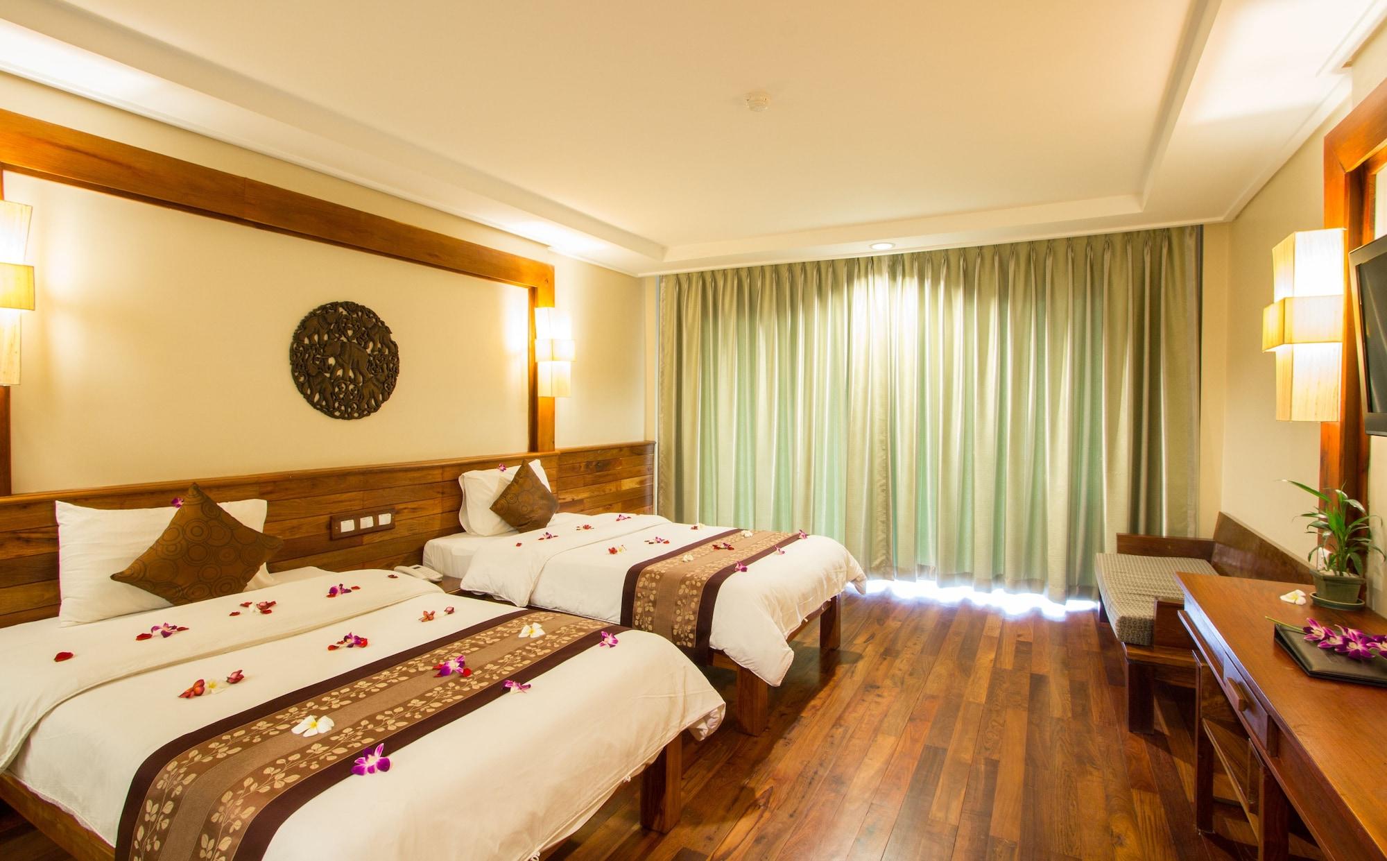 Royal Empire Premium Hotel Siem Reap Buitenkant foto