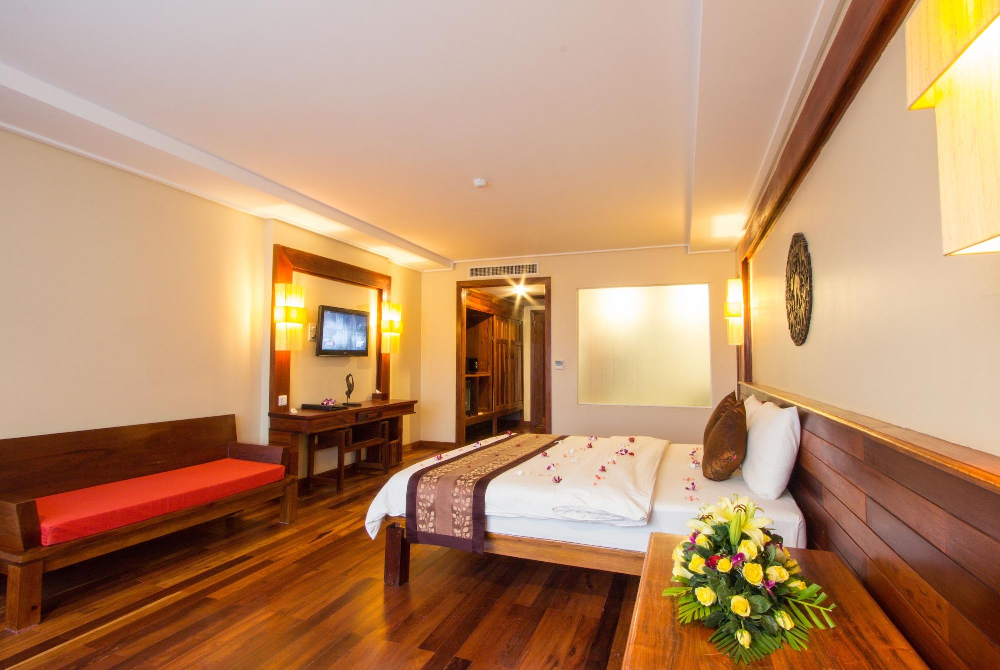 Royal Empire Premium Hotel Siem Reap Buitenkant foto