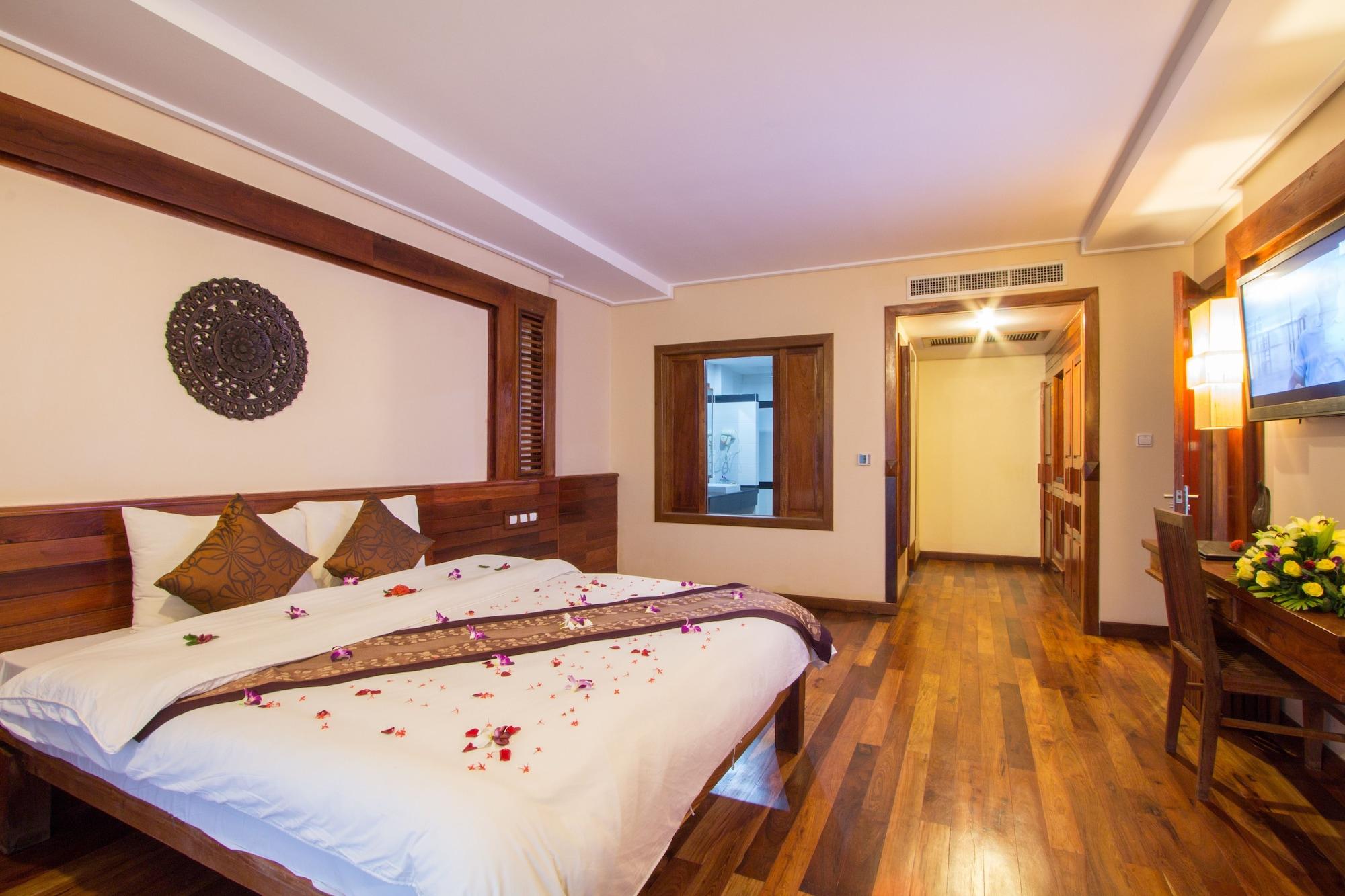 Royal Empire Premium Hotel Siem Reap Buitenkant foto