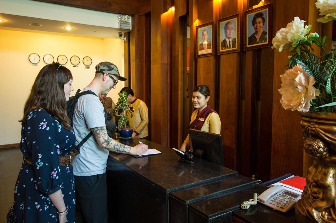 Royal Empire Premium Hotel Siem Reap Buitenkant foto