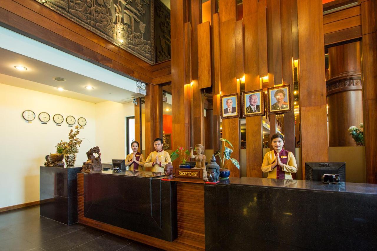 Royal Empire Premium Hotel Siem Reap Buitenkant foto