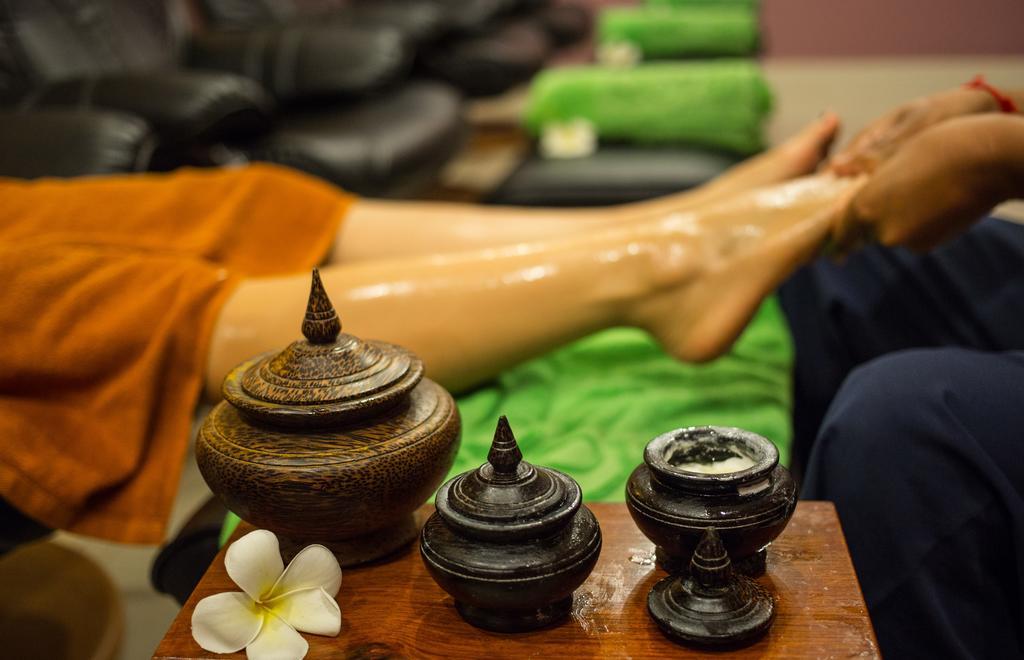 Royal Empire Premium Hotel Siem Reap Buitenkant foto