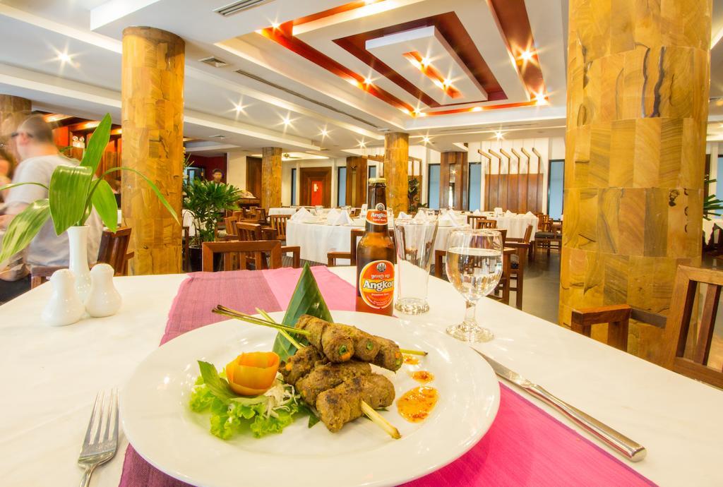 Royal Empire Premium Hotel Siem Reap Buitenkant foto