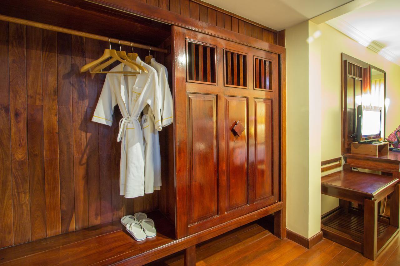 Royal Empire Premium Hotel Siem Reap Buitenkant foto