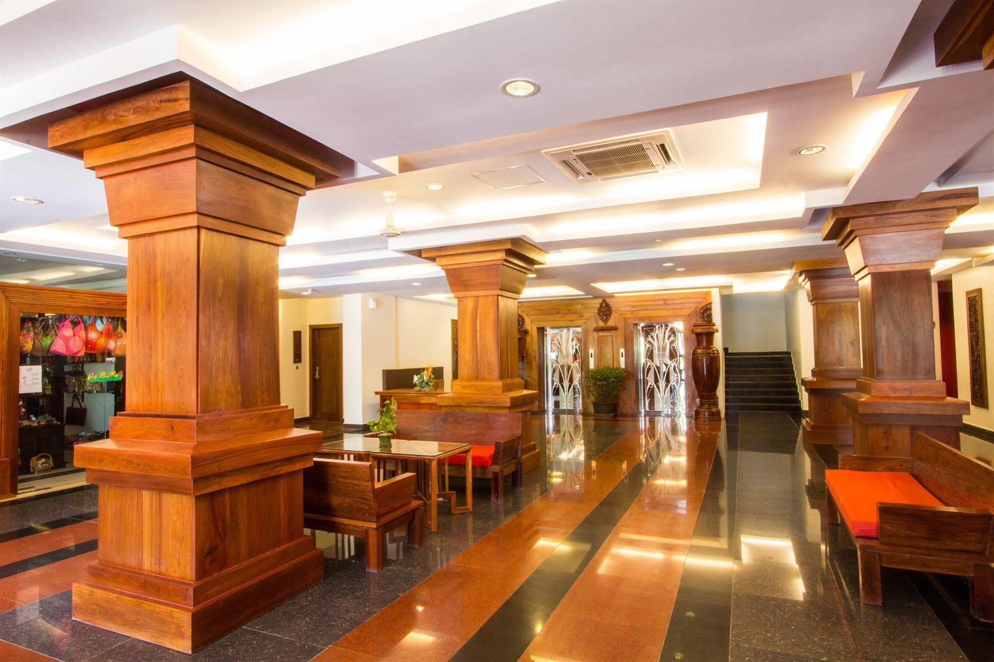 Royal Empire Premium Hotel Siem Reap Buitenkant foto