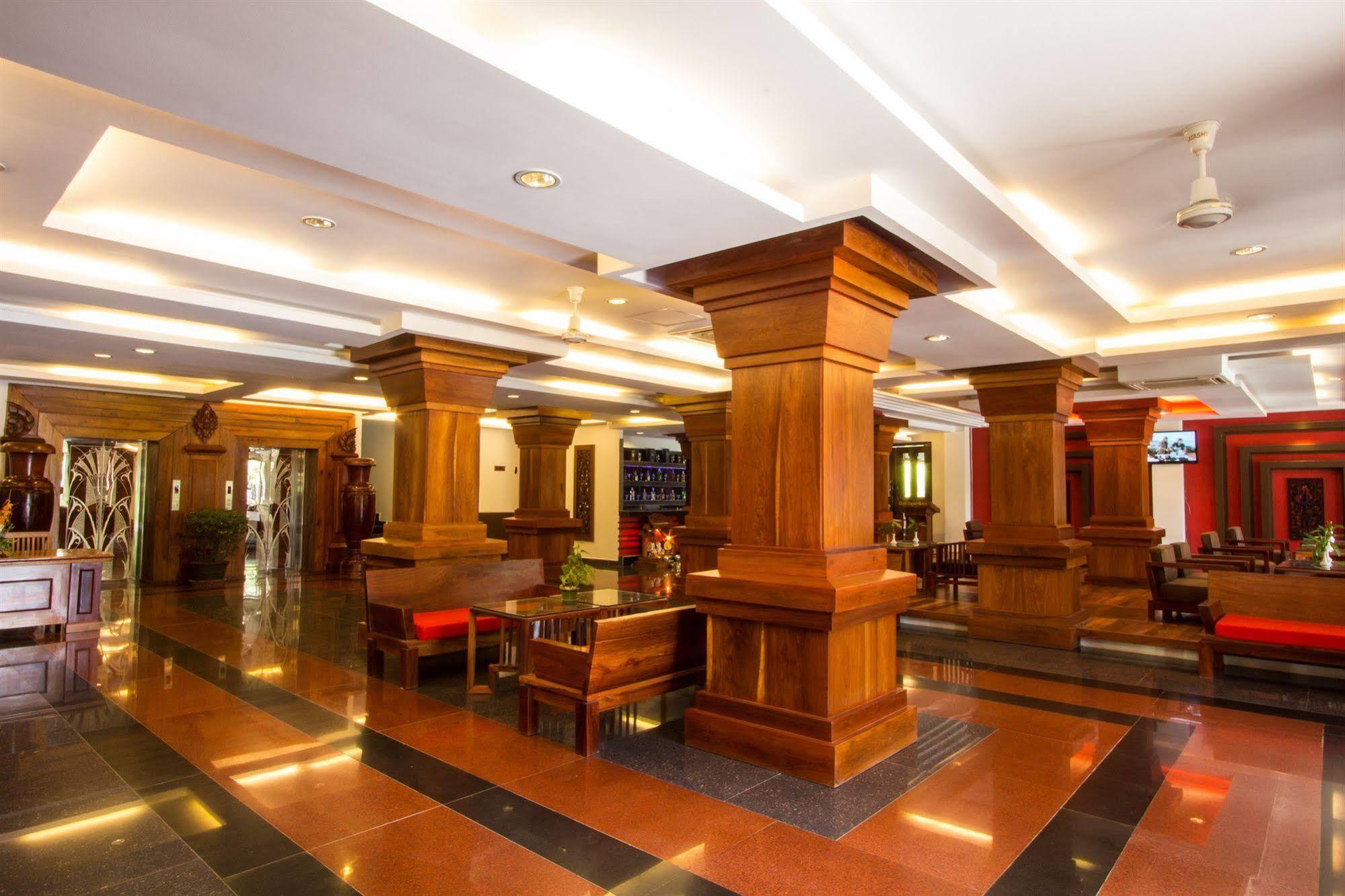 Royal Empire Premium Hotel Siem Reap Buitenkant foto