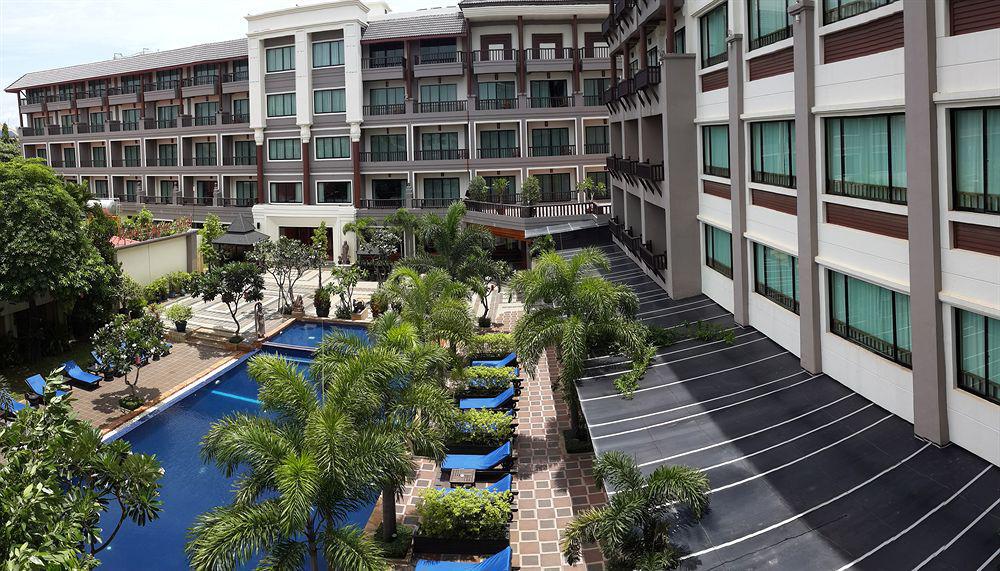Royal Empire Premium Hotel Siem Reap Buitenkant foto